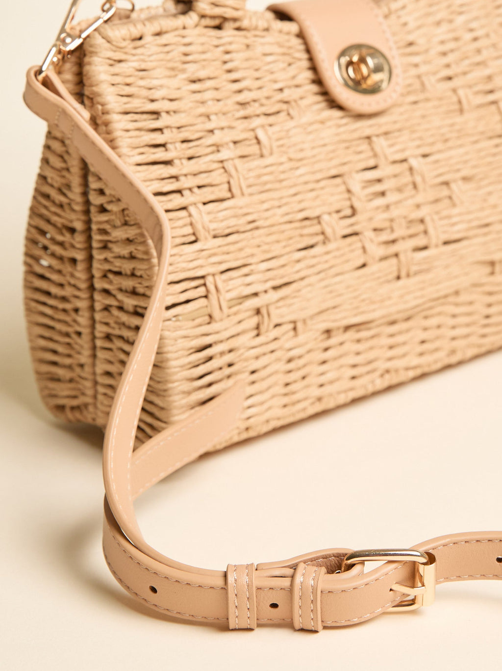 Raffia Retreat Crossbody
