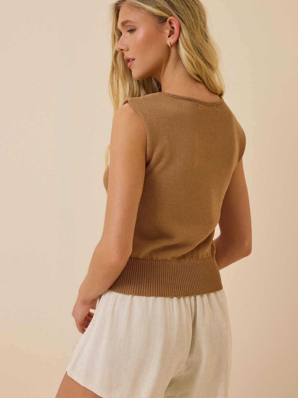 Clarissa Hardware Top