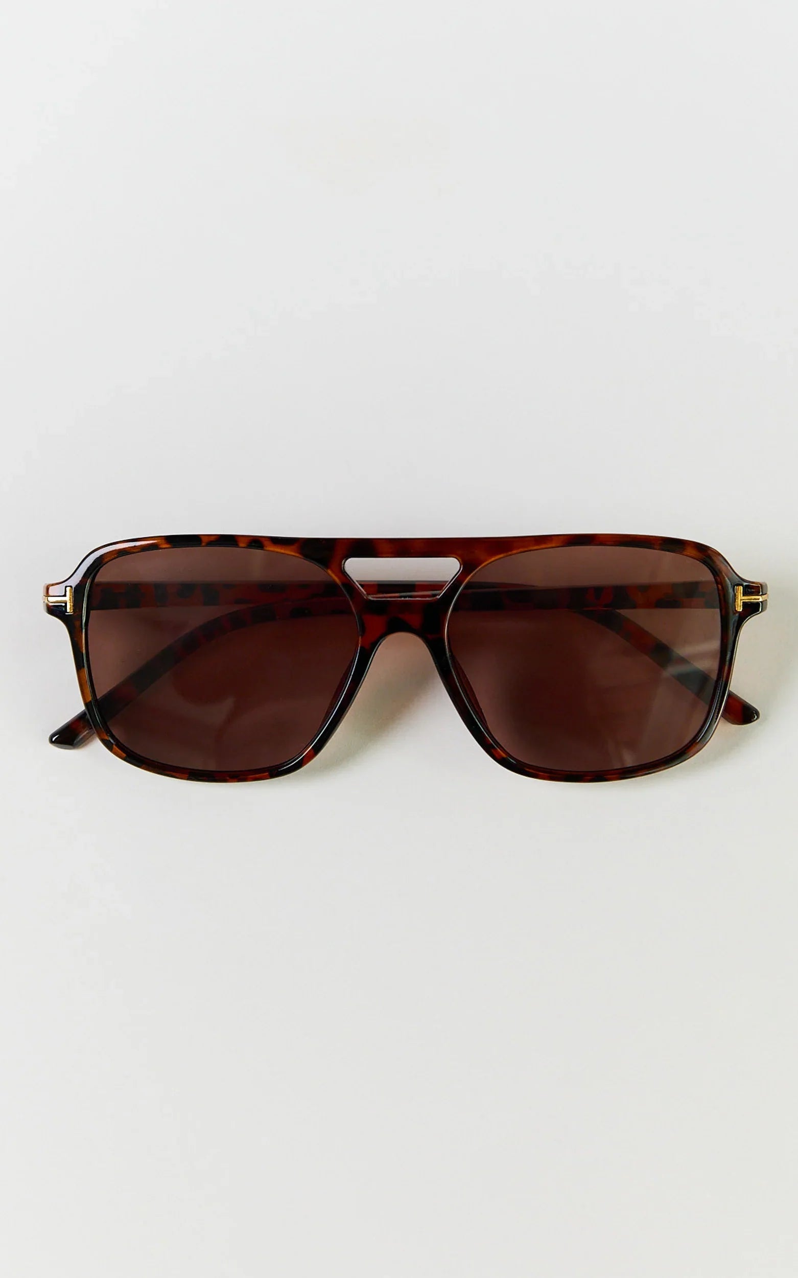 Vera Sunglasses - Square Sunglasses in Torte